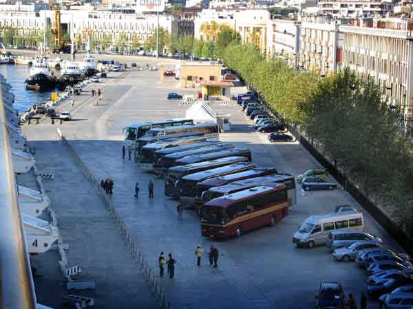 BussesWaiting-050105-658a