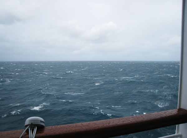 2777-AtSea-NZ-071018-130p