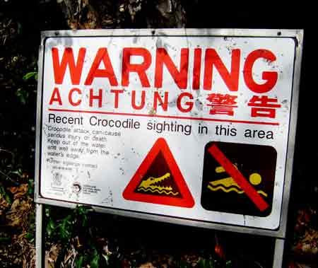 4610-CrocodileWarningSign-071030-1035a""