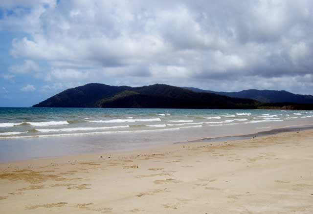 4628-Beach@CapeTribulation-071030-1116a