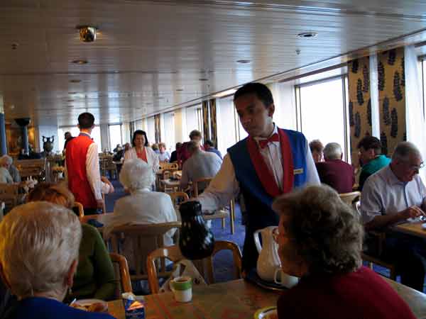Breakfast-Lido-041305-920a