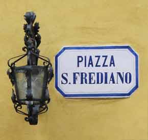 StreetSign-042505-924a