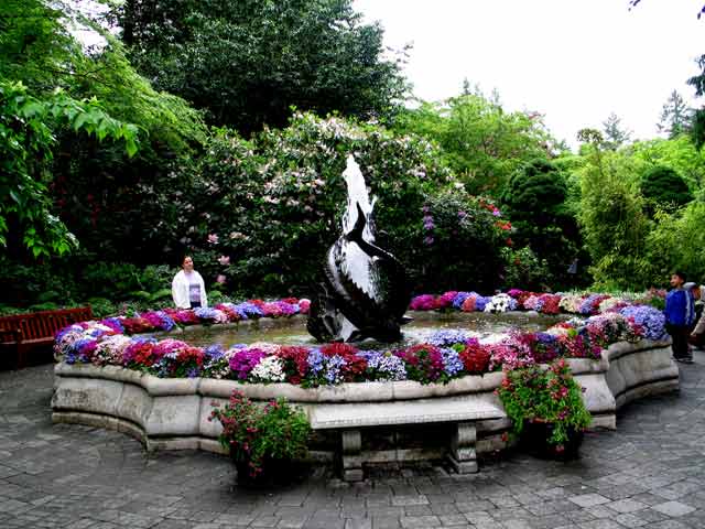 6119-FishFountain-052306-1053a