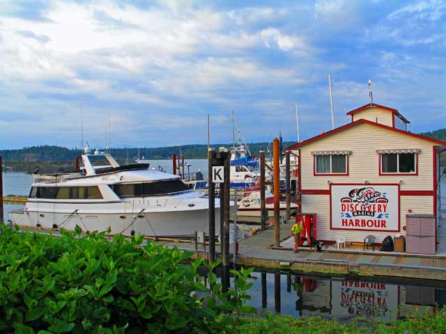 5859-DiscoveryHarbourMarina-051906-747p