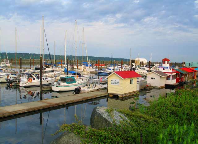 5856-DiscoveryHarbourMarina-051906-742p