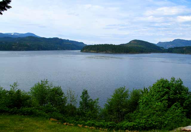 5816-ViewFromBalcony-051906-330p