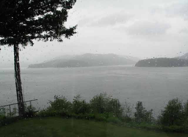 6000-RainOnDiscoveryPassage-052006-526p