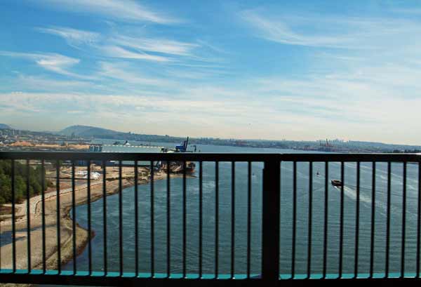 5359-LionsGateBridgeOverBurrardInlet-051506-1243p