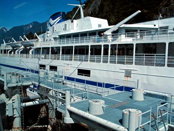 5373-Ferry@Dock-052506-251p