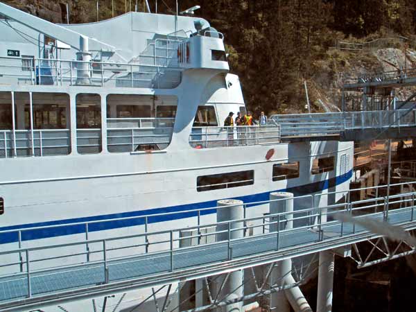 5374-Ferry@Dock-051506-251p