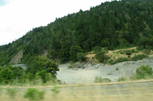 6586-RiverNearCA1-052806-1005a
