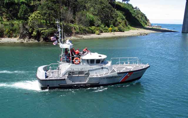 6629-CoastGuardGoingOut-052806-1207p