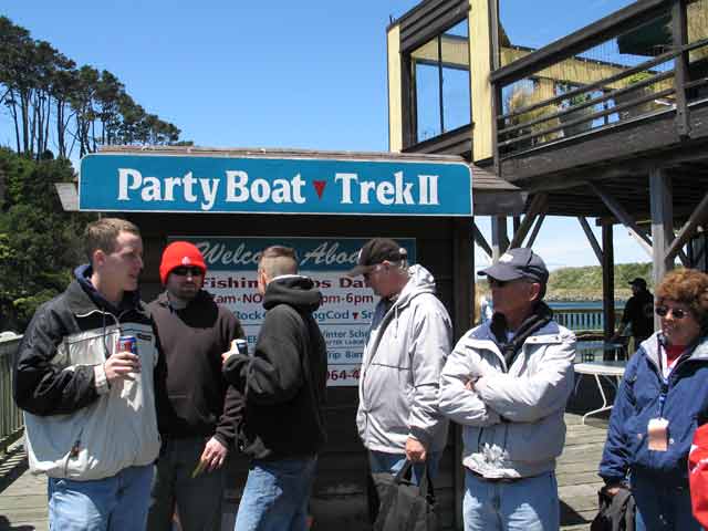 6638-WaitingForParty-052806-1243p