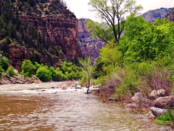 4813-Stop@ColoRiver@GrizzlyCreek-050906-137p