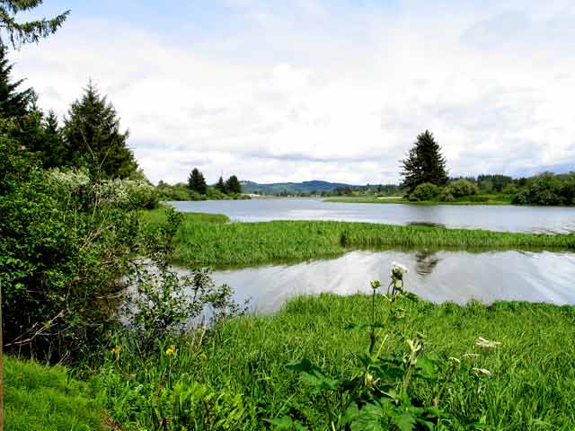 6450-FtClatsopCanoeLanding-052606-201p
