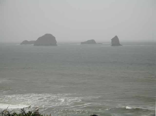 6520-Gray-RocksOnBeach-052706-1220p