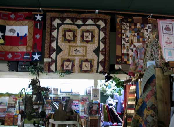 Quilt-HSMercantile-121304-1133a