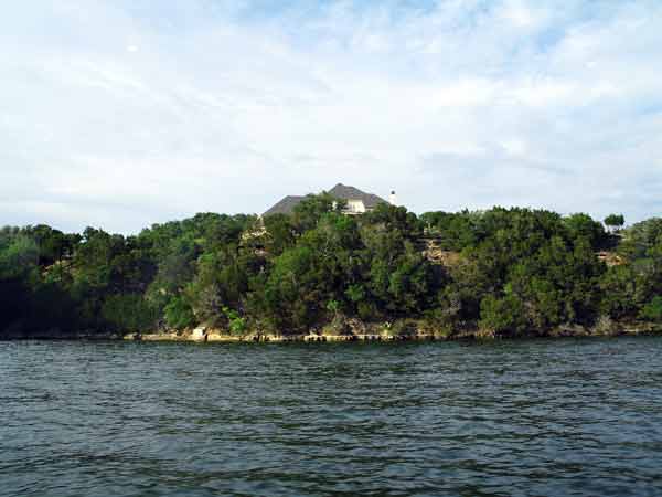 HouseOnBluff-052905-646p