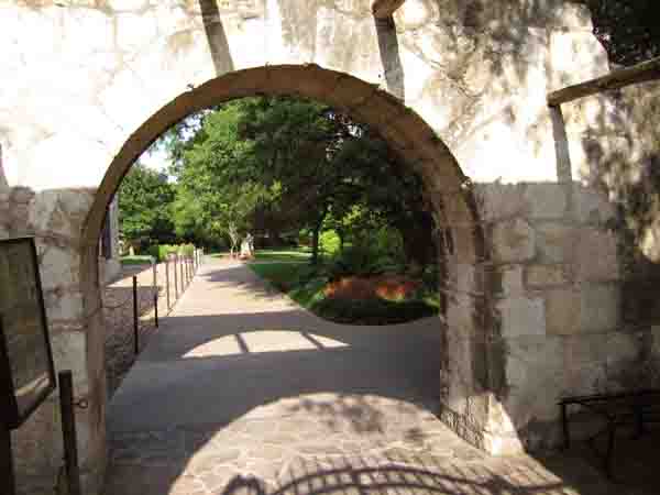 Through-Gate-061905-630p