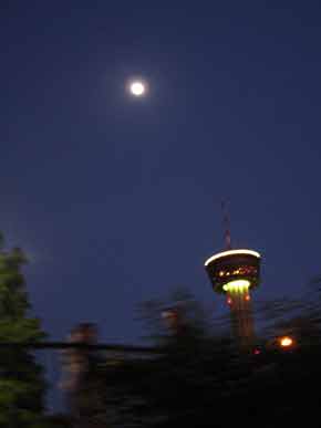 TowerOfTheAmericas-061805904p