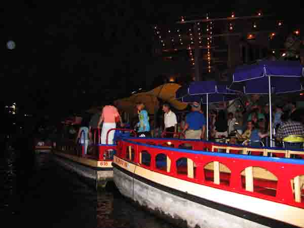RiverBoats-061805-900p