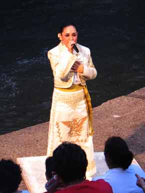 PricillaVargas-c-061905-829p