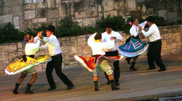 CountryStyleDance-c-061905-833p