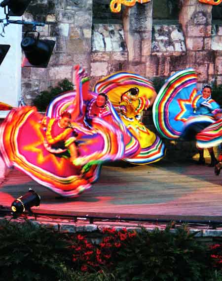 mexicanDance-cv-061905-838p