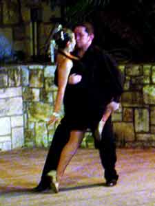Tango-c-(225)-061905-904p