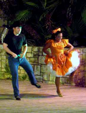 Hoedown-c-R-061905-925p