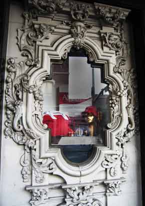 DeptStoreWindow-061905-723p