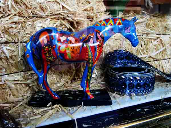 DeptStoreWindow-061905-722p