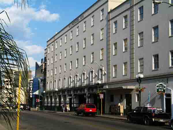 MengerFacade-061905-634p