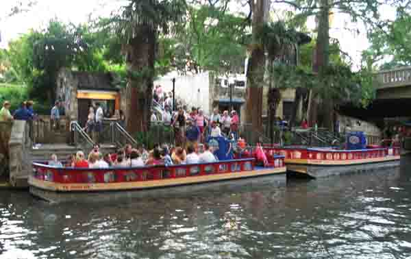 RiverboatStop-061705-752p