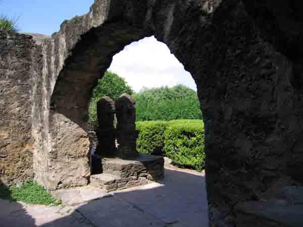 LookingOutAtWell-061905-1033a