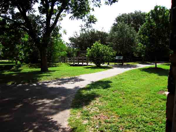 Grounds-061905-1042a