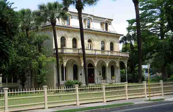 KingWilliamHouse-061905-1133a