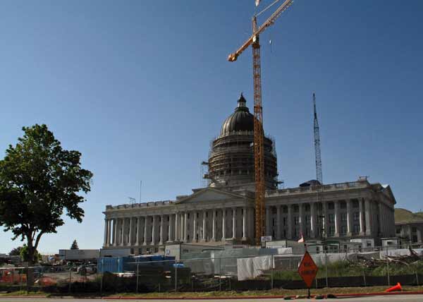 4910-UtahCapitolBldg-051006-522p