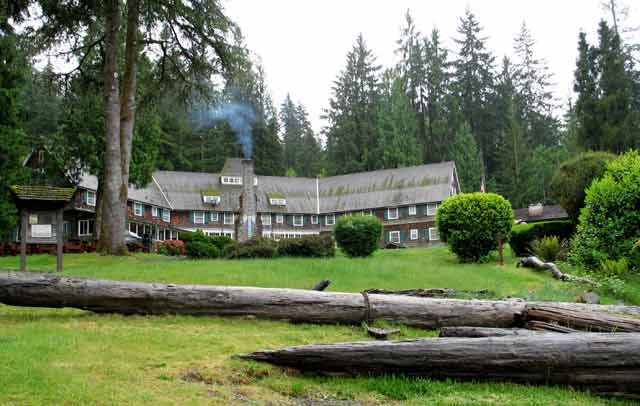 6352-QuinaultLodge-052506-1235p
