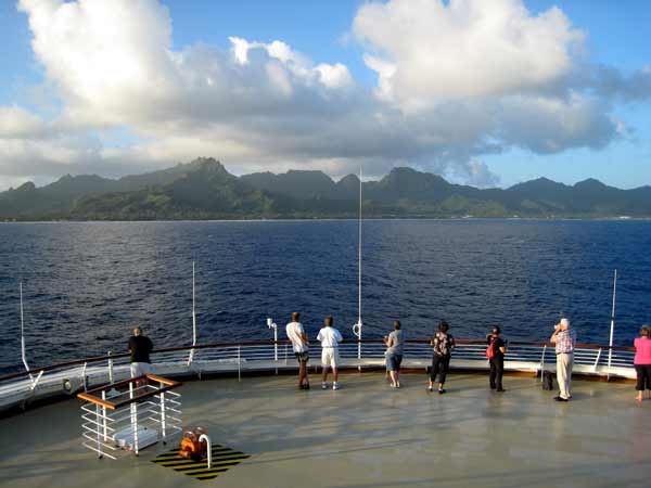 1884-Approach2Rarotonga-071009-647a