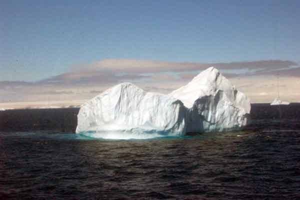 iceBerg-011502""